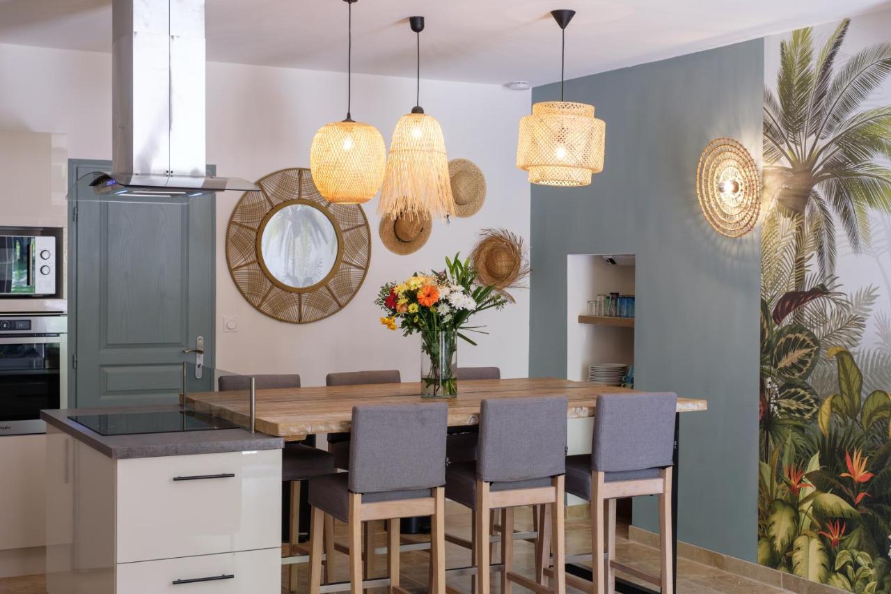 Mas Neuf De Romanin : Mas Provencal Familial Apartment Saint-Remy-de-Provence