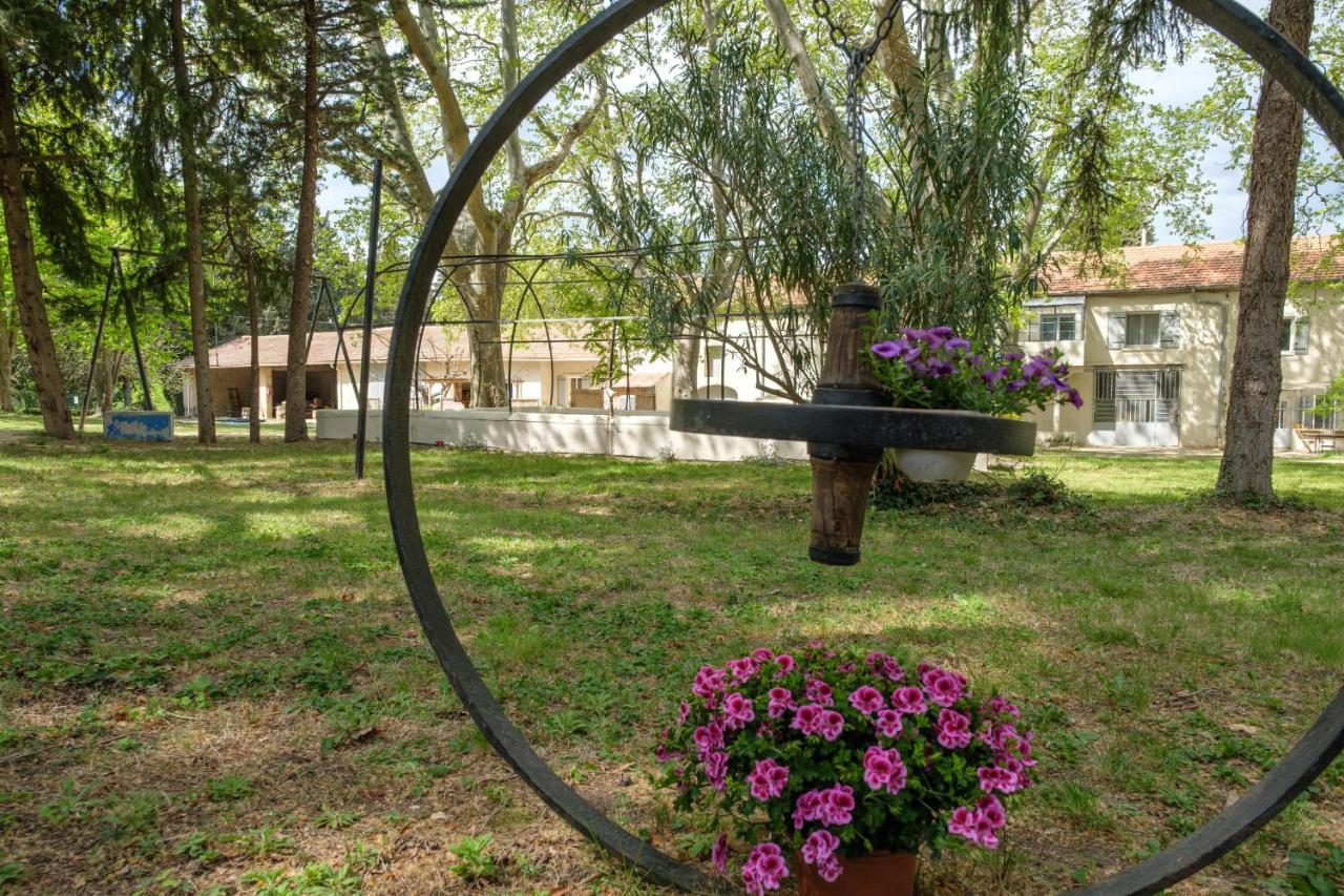 Apartment Mas Neuf De Romanin : Mas Provençal Familial