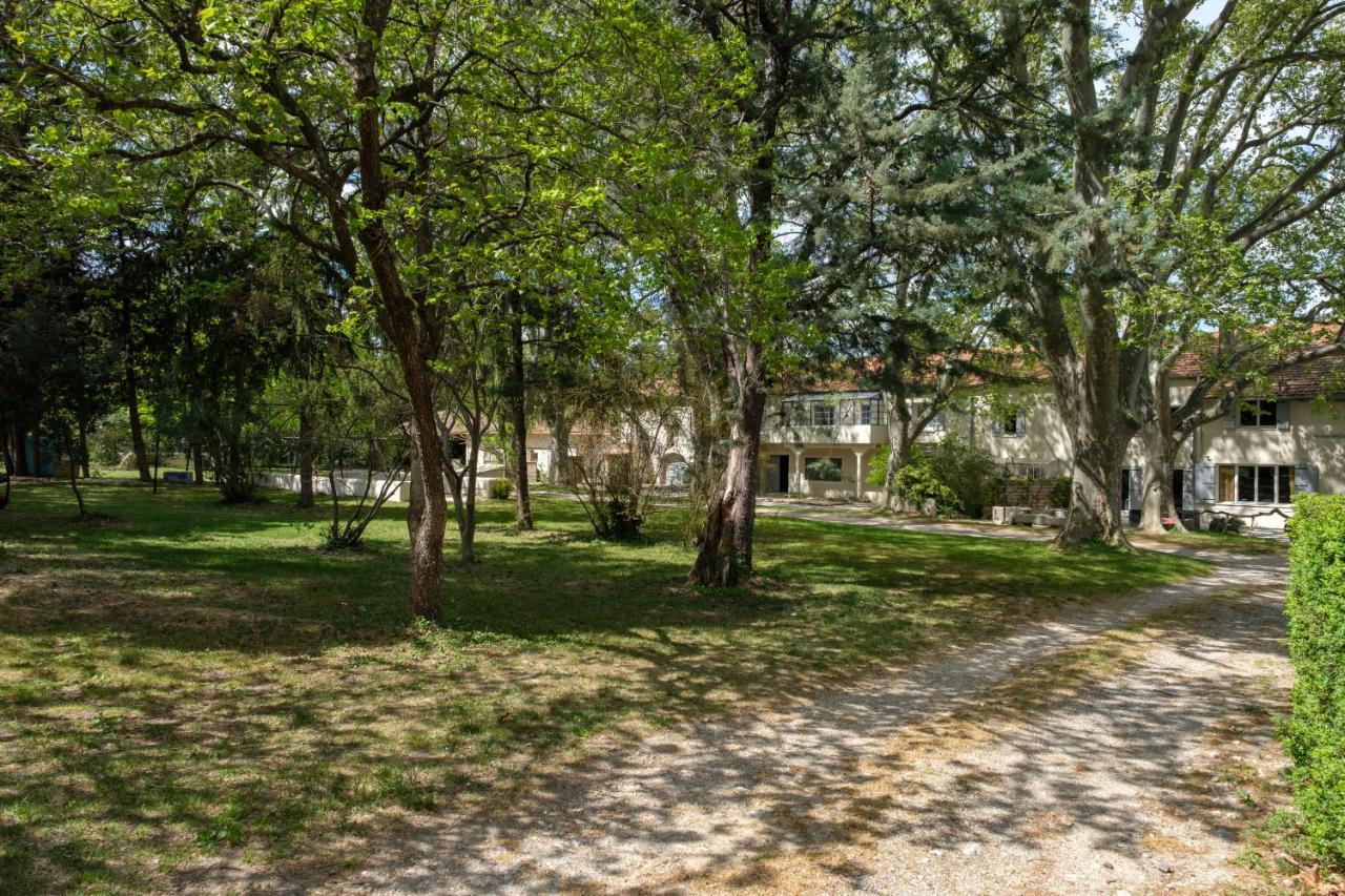 Apartment Mas Neuf De Romanin : Mas Provençal Familial *