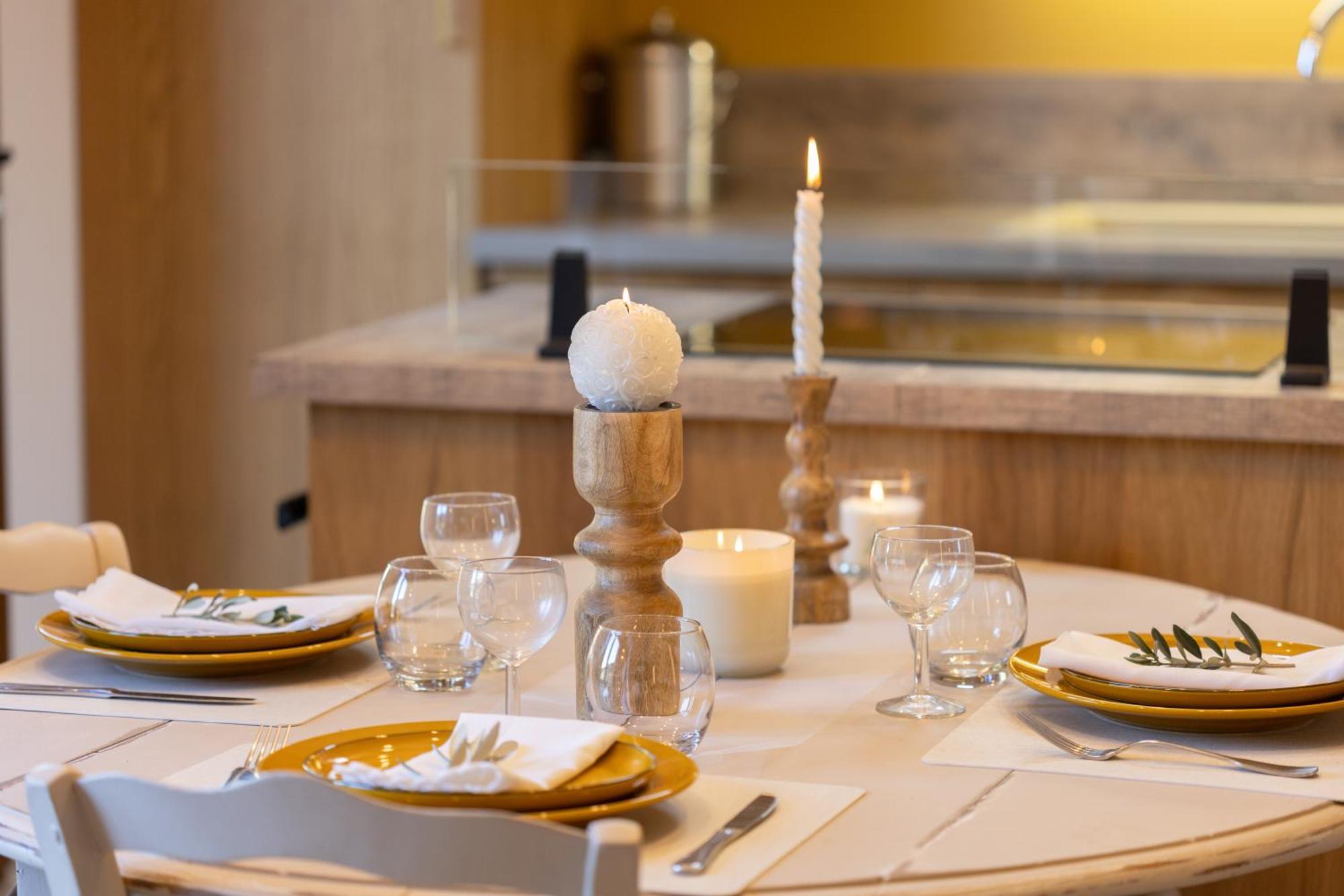 Mas Neuf De Romanin : Mas Provencal Familial Apartment Saint-Remy-de-Provence