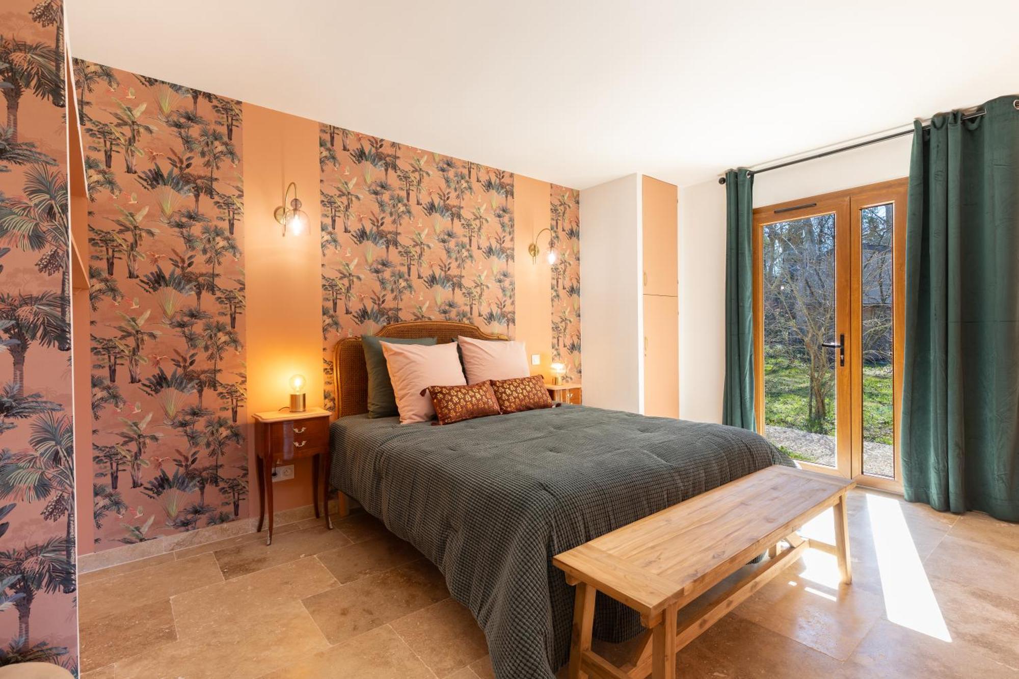 Mas Neuf De Romanin : Mas Provencal Familial