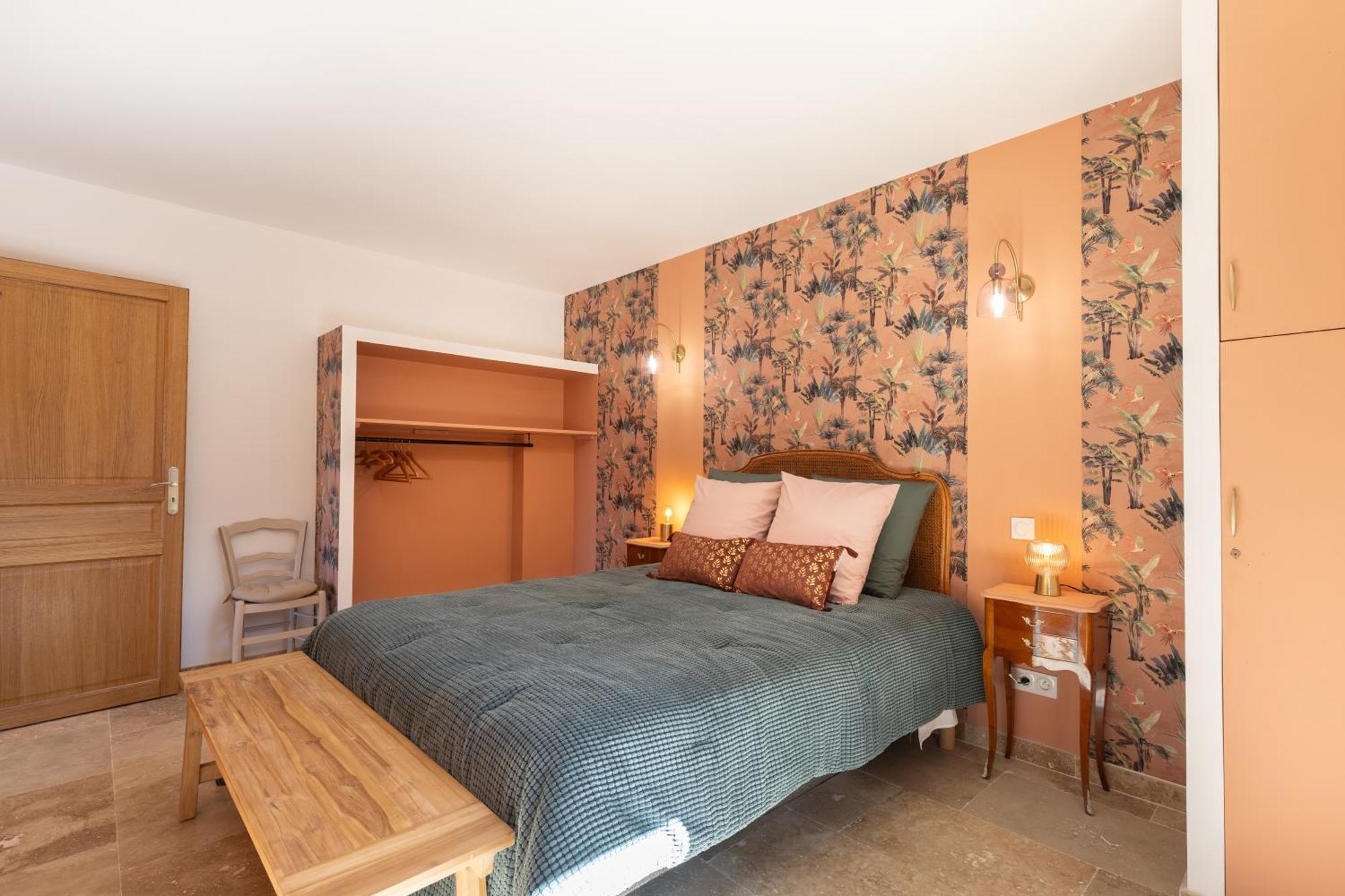Apartment Mas Neuf De Romanin : Mas Provencal Familial Saint-Remy-de-Provence